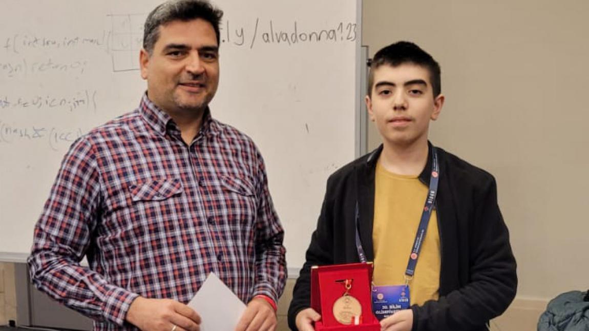 30. Bilim Olimpiyatları'nda Ortaokul Bilgisayar Dalında BRONZ Madalya Öğrencimizin Oldu